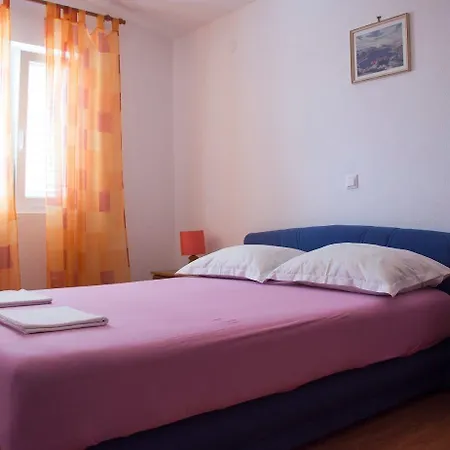 Konukevi Bocin Rosso