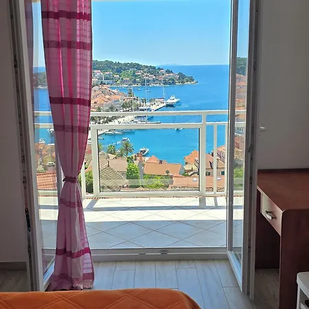 Bocin Rosso 3* Хвар