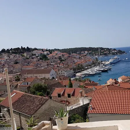 Bocin Rosso 3* Hvar Town