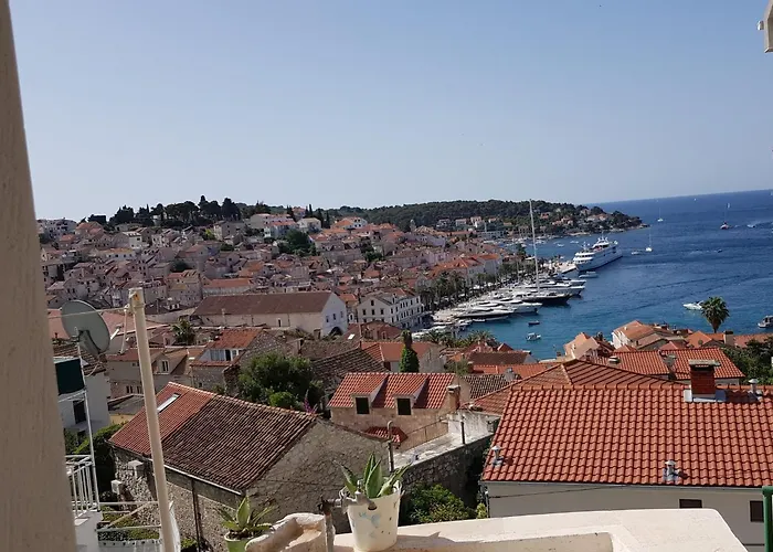Bocin Rosso 3* Hvar Town